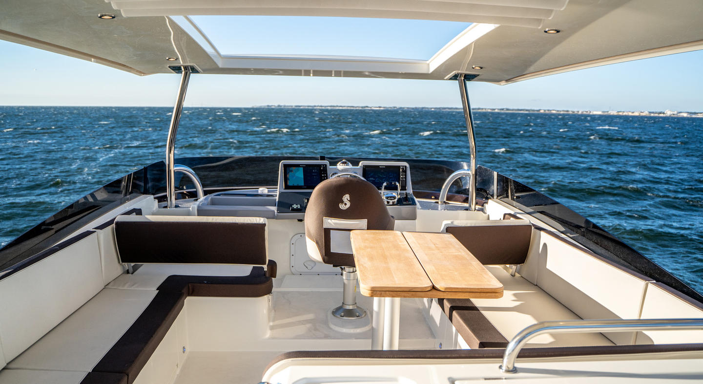 Swift_Trawler_47_Exterior_11